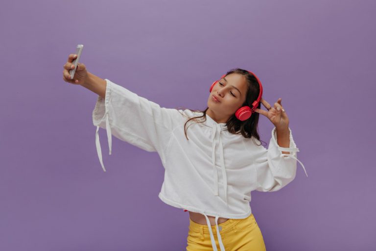 สงสัยไหม? ทำไมเราถึงชอบฟังเพลงซ้ำๆ ได้เป็นเวลานาน